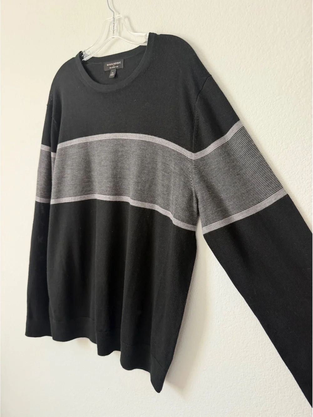 Banana Republic Crew Neck 100% Merino Wool Gray Striped Black Sweater Size XL